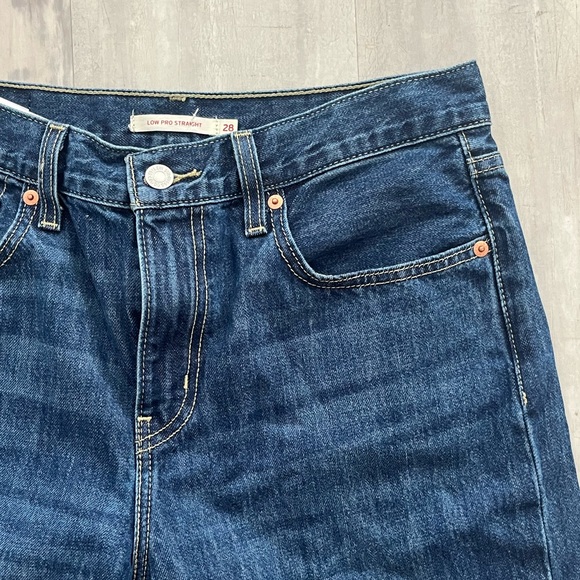 LEVI STRAIGHT LEG JEANS - Picture 4 of 4